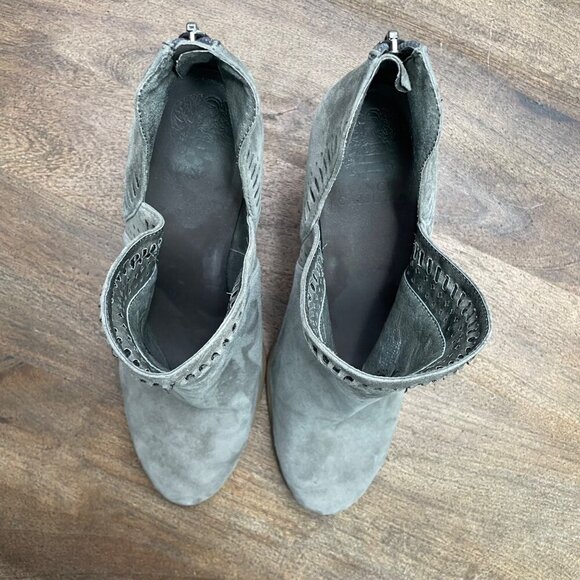 Vince Camuto Ankle Boots Bootie Women's size 9 Gray Heel Leather - Picture 2 of 10